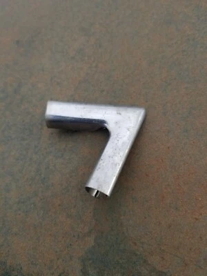 Clip de moldura de vidrio para ventana de cuarto 1973-1977 Supreme Regal Monte Carlo Foto 1 de 4