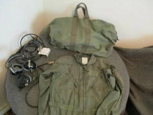 DESERT STORM US ARMY FLIGHT SUIT + STRAIGHTAWAY HEADPHONES/MICRO + GEAR BAG - Picture 1 of 12
