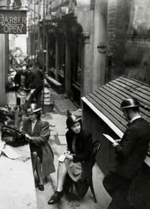 WW2 photograph of London in the Blitz - 8" x 6" approx. #106 - Picture 1 of 1