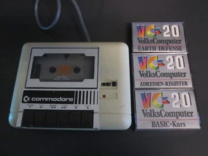 COMMODORE Datassette mit drei Commodore VC 20 VIC20 Spielen auf Tapes - Bild 1 von 4