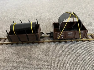 Faller E-Train Playtrain:  ZWEI Hochbordwagen Güterwagen Art. 3634 Ladung Rungen - Bild 1 von 13