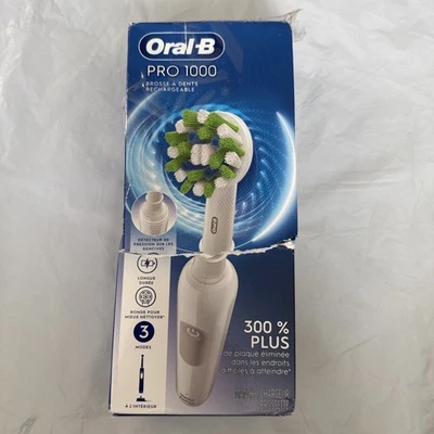 Oral B Pro 1000 Rechargeable Toothbrush White Dmged Box - Image 1 of 4