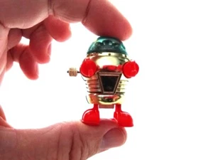Retro 1978 Tomy Wind-Up Walking Mini Robot con Cupola Blu e Braccia e Piedi Rossi - Foto 1 di 5