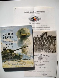 UNITED STATES ARMY TRAINING CENTER ARMOR Yearbook 1961 Fort Knox Company D Photo - Imagen 1 de 11