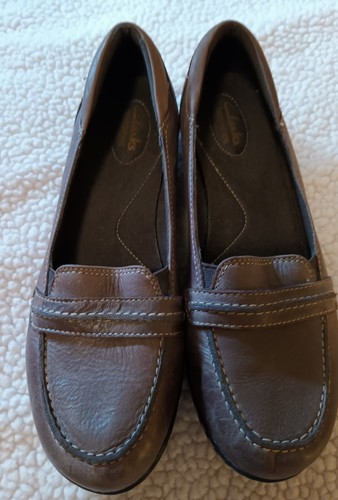 Mocassini pieghevoli donna Clarks marroni taglia 10M tomaia in pelle