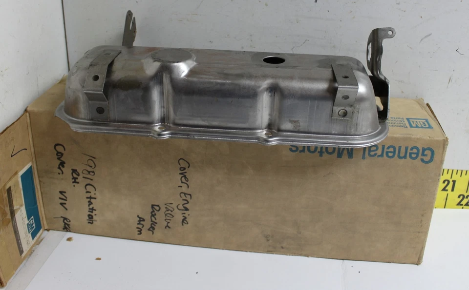 Nueva cubierta de válvula de brazo basculante derecho GM 14033030 1981 Chevrolet Citation (SVM126 fabricante de equipos originales Foto 1 de 4