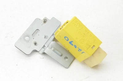 Relé de bloqueo de puerta Mazda MX-5 Miata 2001-2005 1,8 L con soporte BJ0G 67 830  Foto 1 de 4