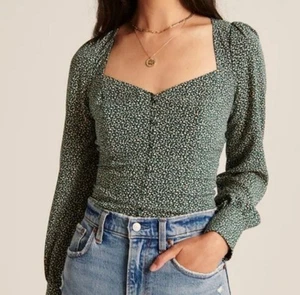 Abercrombie & Fitch Top Damen klein grün Blumen Knopfleiste Herzausschnitt NEU - Bild 1 von 14