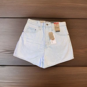 Pantaloncini donna Levi’s SilverTab vita alta mamma taglia 29 denim blu chiaro nuovi con etichette W773 - Foto 1 di 8