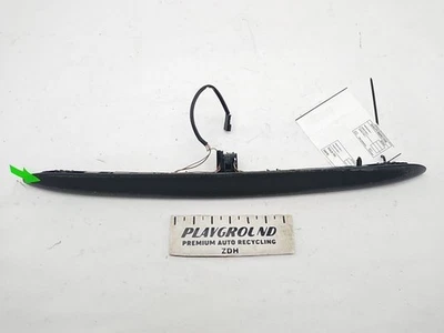 Лампа подсветки номерного знака для седана BMW 325i E46 подходит для 2001 2002 2003 2004 2005 годов выпуска - Изображение 1 из 4