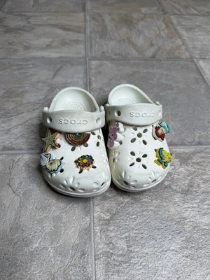 Zapato Iconic Comfort Crocs TD Niñas Talla 8c Blanco Sin Cordones Usado Foto 1 de 4