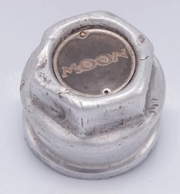 1920s - Moon Motor Car Co. Aluminum Threaded Automobile Hubcap Grease Cap - Image 1 of 4