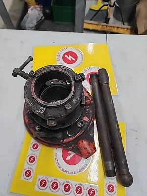 RIDGID 65R Manual Racheting Receding Pipe Threader 1″ to 2″ 65-RA with Handle - Image 1 of 4