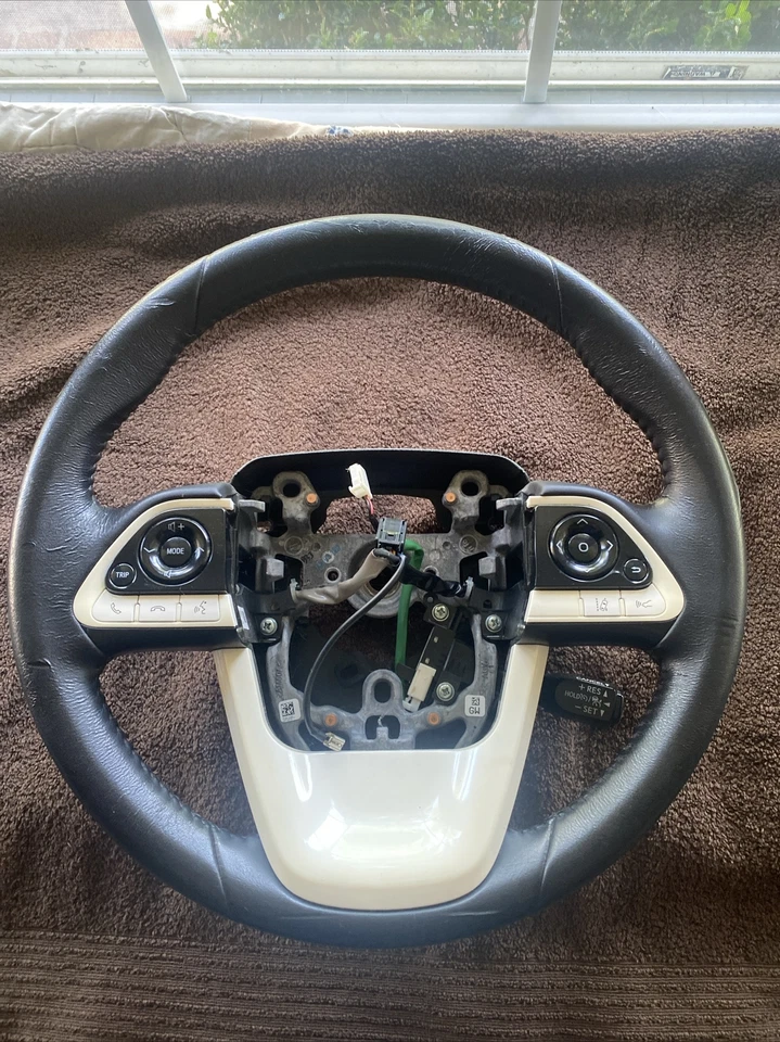 Volante Toyota Prius/Prius Prime 2016-2022 cuero blanco OEM Foto 1 de 4