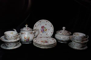 SCHUMANN BAVARIA FLORAL DESIGNS EMBOSSED BORDER SCALLOP RIM 15 PIECE TEA SERVICE - Picture 1 of 24