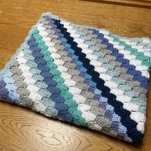 Crochet Soft Plush Fleece Baby Blanket Pram/Moses Basket/Crib In Blues New - Picture 1 of 3