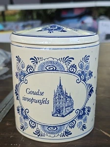 Barattolo porta biscotti Delft dipinto a mano blu e bianco con coperchio Holland Siroopwafels - Foto 1 di 5