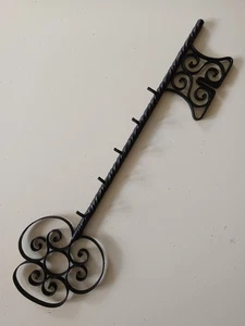 Vintage Wand Schlüsselanhänger, alt in Form eines schmiedeeisernen Schlüssels - Bild 1 von 4