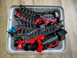 kids electric train toys - 3 trains and tracks - Picture 1 of 1