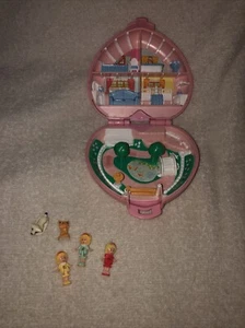 Vintage Polly Pocket Bluebird 1989 Country Cottage Complete + 2 Variation Pollys - Picture 1 of 10