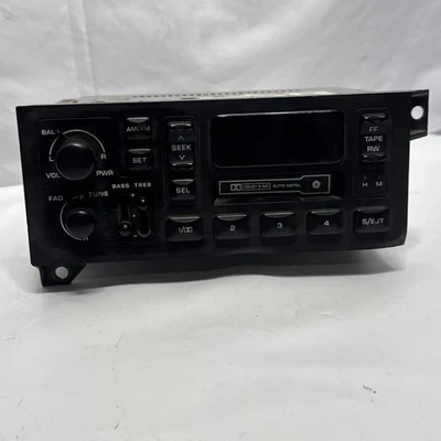Reproductor de casete radio AMFM Jeep Cherokee XJ P04858556AC TJ Wrangler OEM ENVÍO GRATUITO Foto 1 de 3