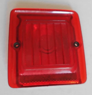 НОВЫЙ ИЗ СТАРЫХ ЗАПАСОВ 1966 RAMBLER / AMC AMERICAN STATION WAGON ЛЕВАЯ ЛИНЗА ЗАДНЕГО ФОНАРЯ LH. 3552556. - Изображение 1 из 4