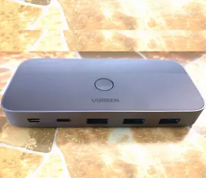 UGREEN USB 3.0 Switch 2 Computers Sharing USB C & A Devices 4 Port USB Switch OB - Picture 1 of 2
