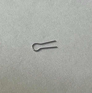 Nuevo de Lote Antiguo Benrus DTU DR2F2 Militar Barril Puente Click Spring Parte #430 Original Suizo - Imagen 1 de 3