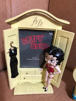 Betty Boop 1995 Vandor Picture / Photo Frame BB Standing at her Wardrobe Closet - Image 1 of 4