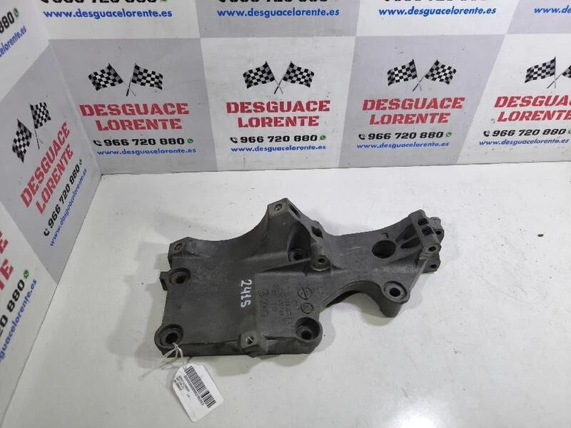 038903143 alternator mounting bracket for SEAT LEON (1P1) 2005 296862 Foto 1 de 2