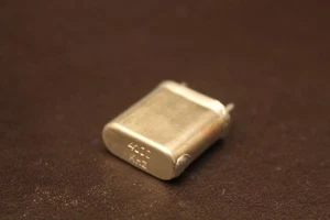 CRYSTAL - QUARTZ - 4100 kHz - 4.10 MHz - ham radio - CR-18/U case - GRC-9 - Picture 1 of 2