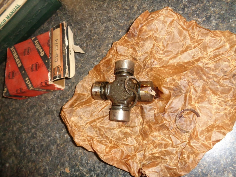 61-71 Dodge W200 Universal Joint U-Joint LOTE de 2 Precision 356 Foto 1 de 1