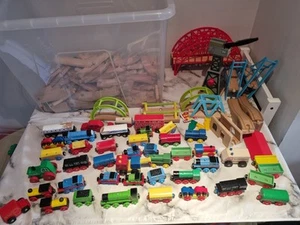 Brio/Thomas Large Set Of 45 Vehicles, Accessories And Lots Of Track - Picture 1 of 9