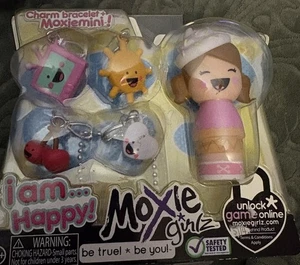 Moxie Girlz I Am Happy Bettelarmband & Mini Puppe - NEU - Bild 1 von 3