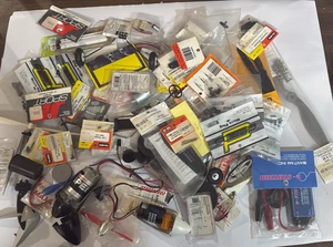 RC Flugzeug Teile riesiger Posten Verbinder Adapter Kanal Blätter Räder - Bild 1 von 8