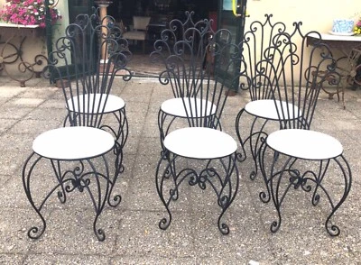 6 chaises fer forgé  arabesques noires avec assise tapissée blanc années 70 - Photo 1/4