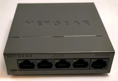 NETGEAR GS305-100UKS 5-PORT GIGABIT ETHERNET SWITCH GRADE A BOXED – FREE SHIP - Image 1 of 4