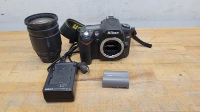 Nikon D90 DSLR Camera w/ Tamaron 28-200mm 1:3.8-5.6 Lens, Batt/Chrg, 9% Shutter - image 1 of 4