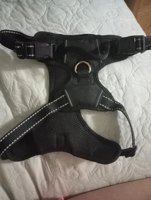 Arnés ajustable Top Paw para perro negro con reflectante plateado talla M (usado) Foto 1 de 4