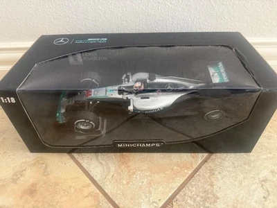 Minichamps 1-18 Mercedes AMG Petronas W07 híbrido #44 L. Hamilton, GP de Australia Foto 1 de 4