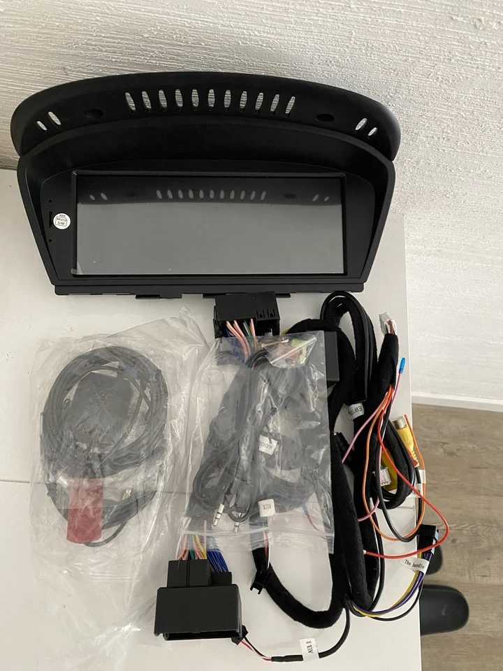 Autoradio BMW serie 3/5 E60 E61 E62 E63 E90 E91 E92 E93 CarPlay 2009-2012 BT RDS - Immagine 1 di 3