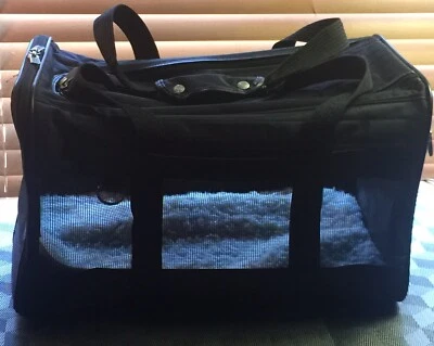 Transportador de mascotas Sherpa The Original Deluxe negro aprobado por la TSA 55511 usado  Foto 1 de 4