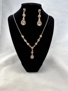 Givenchy Blush Pink Champagne Crystal Necklace &Earring Set Rose Goldtone Signed - Bild 1 von 6