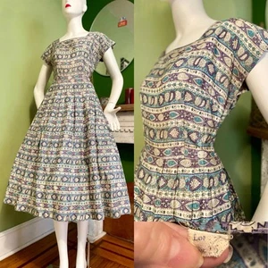 Vtg 40s 50s Novelty Print Day Market Dress S M 36/26 Paisley Rayon Fit & Flair - Picture 1 of 8