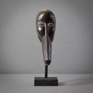 Dan Vogel Maske mit Schnabel auf individuellem Ständer Liberia - Bild 1 von 13