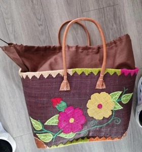Brown floral hand woven tote beach picnic bag top closure souvenir of Mauritius - Picture 1 of 4