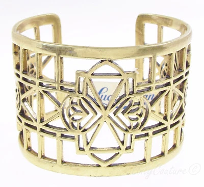 Nuevo brazalete de trabajo abierto trébol marca Lucky en tono dorado $55 Foto 1 de 4