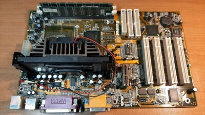 JETWAY J-710AF + Pentium III 450MHz + 256MB Ram - Image 1 of 4