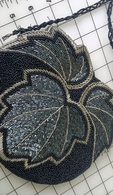 Bolsa de mão discoteca vintage com miçangas anos 70 anos 80 preta gótica grunge contas transversais - Imagem 1 de 3