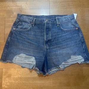 Arozona Size 17 High Rise Distressed Denim Shorts NWT  - Picture 1 of 9
